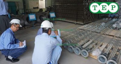 Chuyên gia Nhật Bản kiểm tra Khung túi lọc bụi công ty TNHH TEP sản xuất